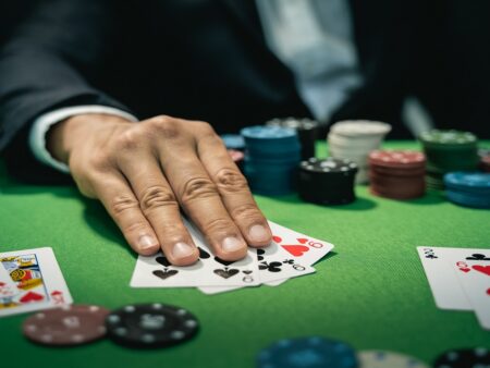 Writer wins $95,600 in poker after learning how to play the game
